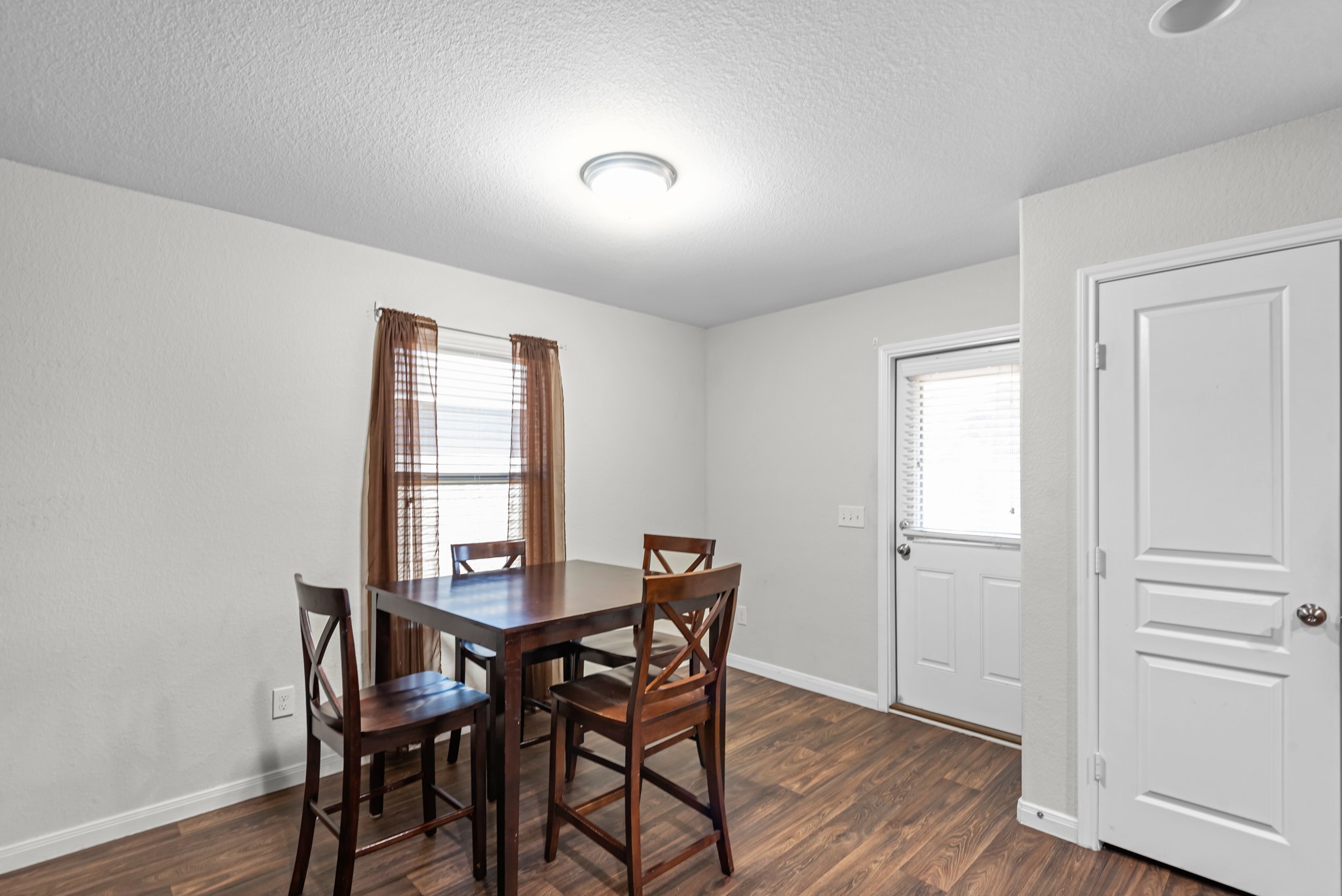 1614 Perennial Lane Rosenberg, TX 77471 - Photo 17 of 34 a dining room with furniture and window