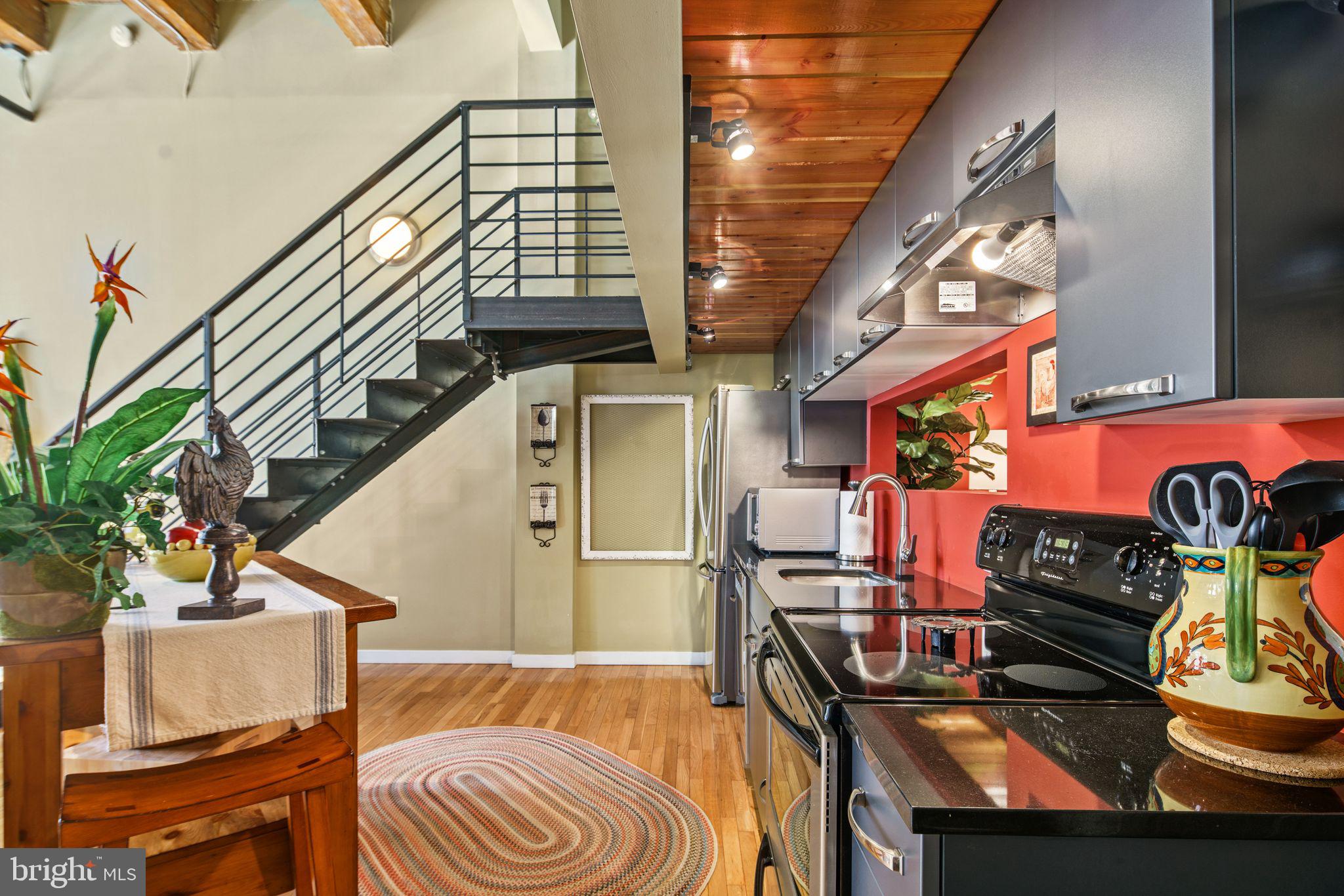 1027 Arch Street, Unit 307 Philadelphia, PA 19107 - Photo 3 of 29