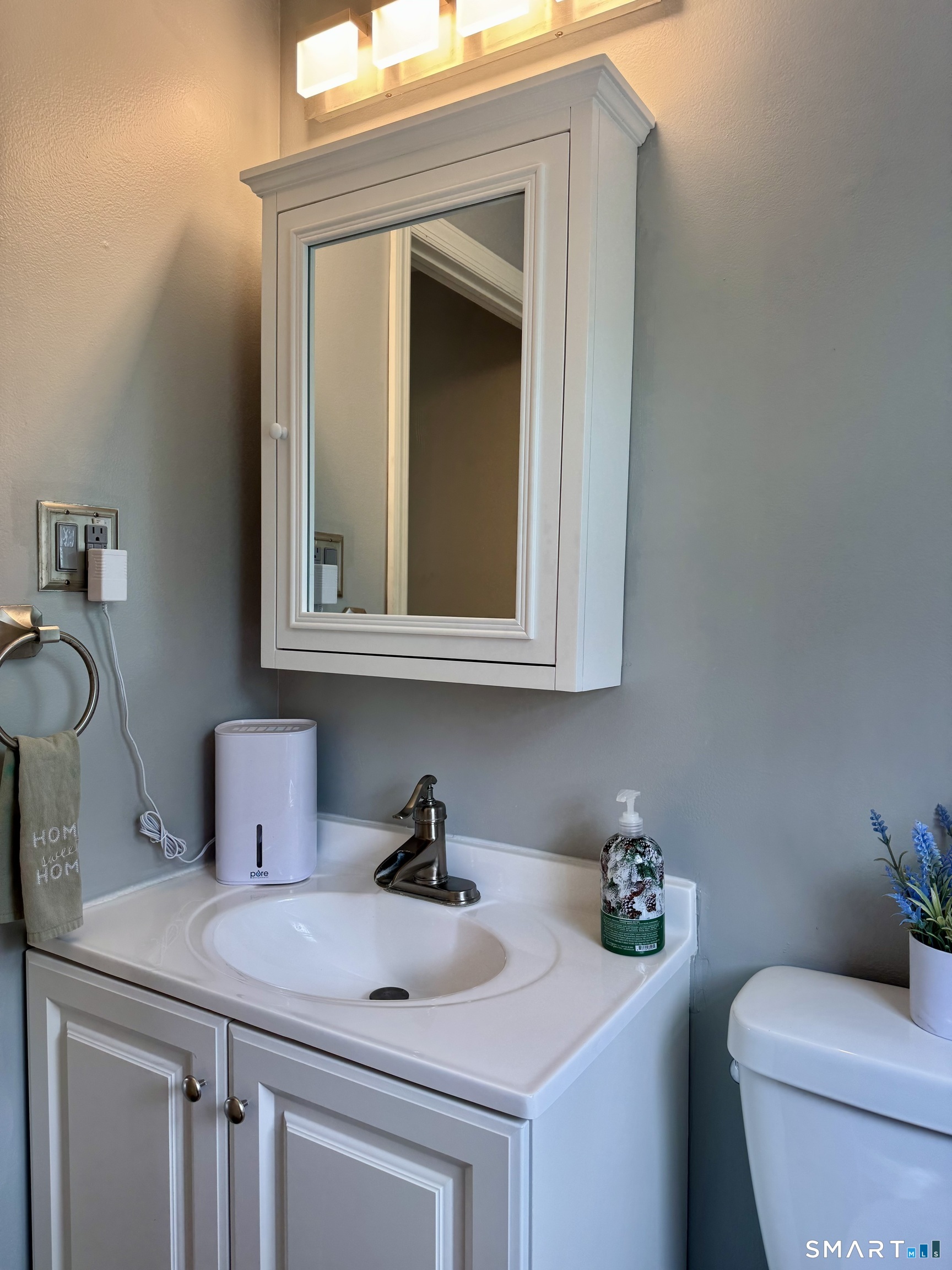 309 South Elm Street Windsor Locks, CT 06096 - Photo 15 of 38