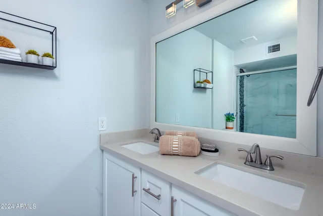 $6,495 | 6915 East Sandra Terrace, Scottsdale, AZ 85254