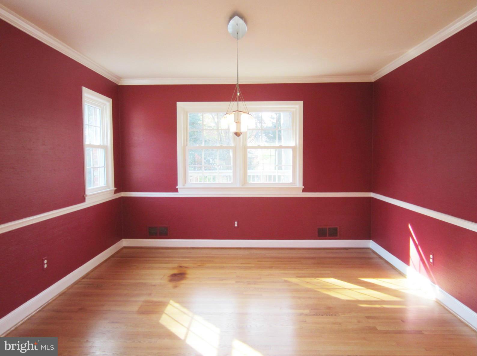 7325 Churchill Road McLean, VA 22101 - Photo 3 of 30 Dining Room