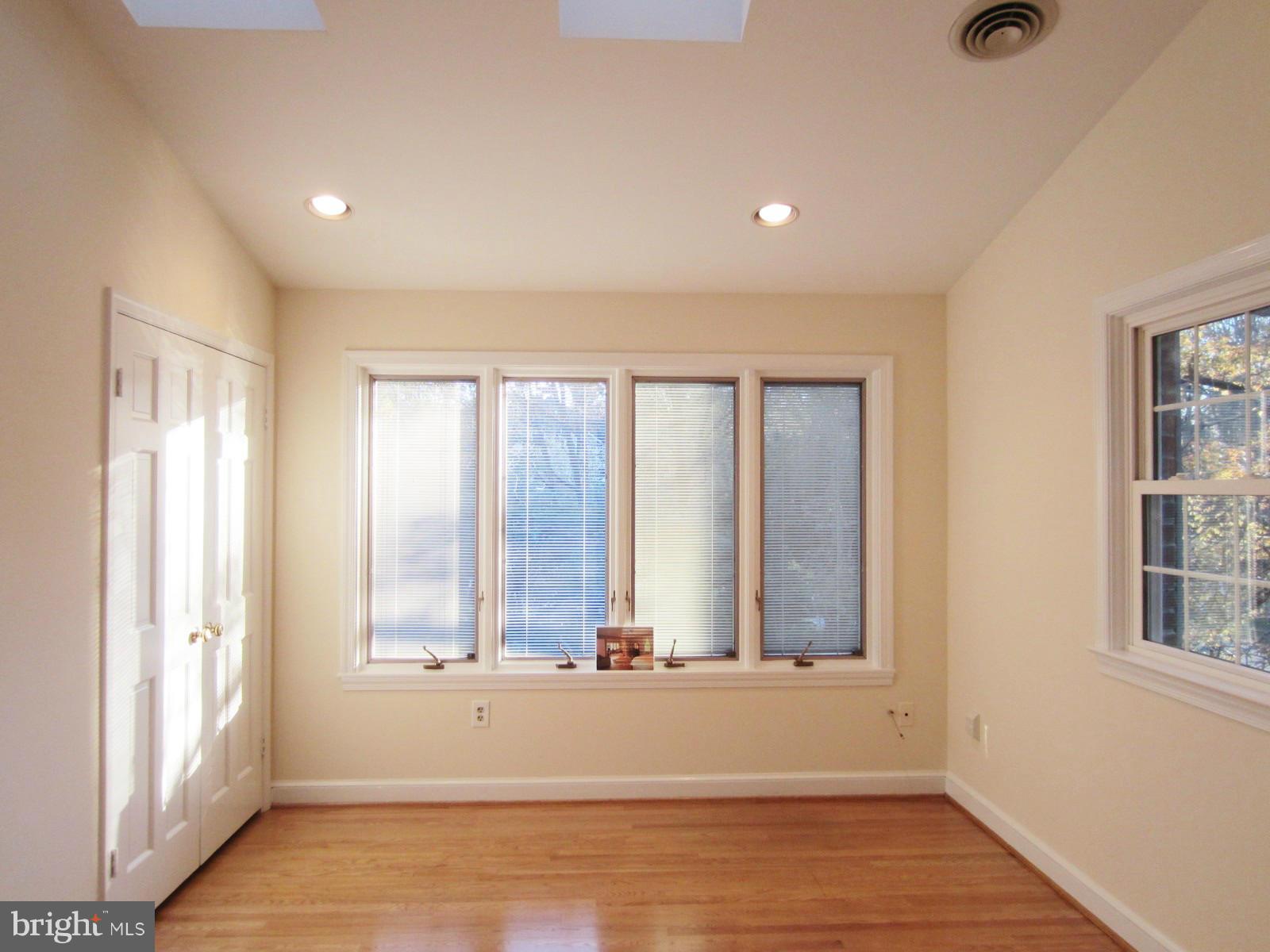 7325 Churchill Road McLean, VA 22101 - Photo 7 of 30 Interior (General)