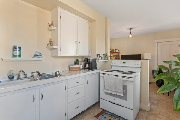 $275,000 | 14 Swan Street, Augusta, ME 04330