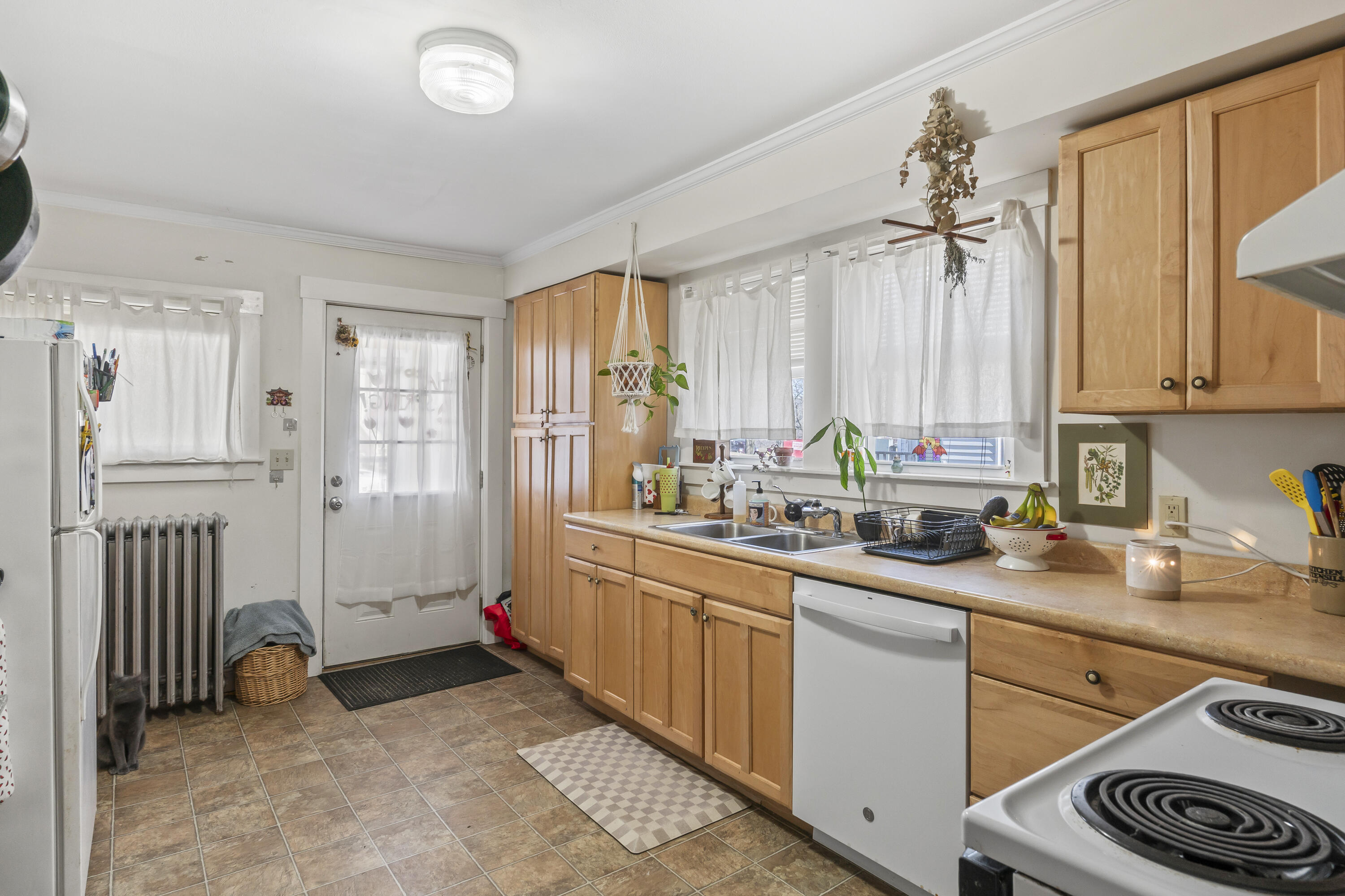 14 Swan Street Augusta, ME 04330 - Photo 8 of 47 14 Swan St_109