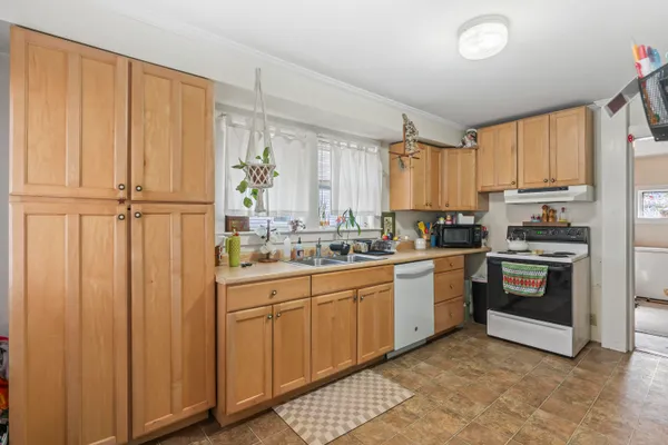 $275,000 | 14 Swan Street, Augusta, ME 04330