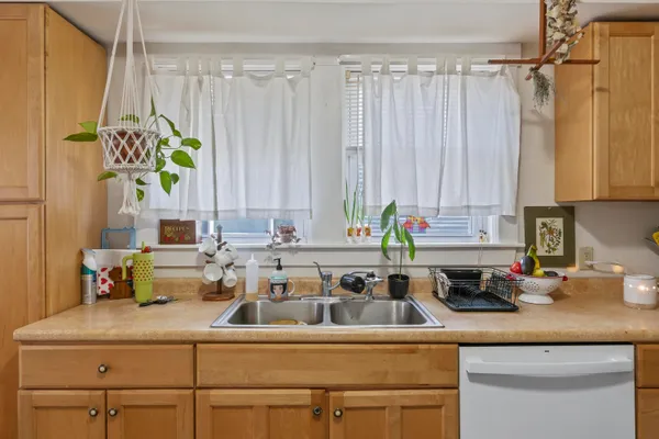 $275,000 | 14 Swan Street, Augusta, ME 04330