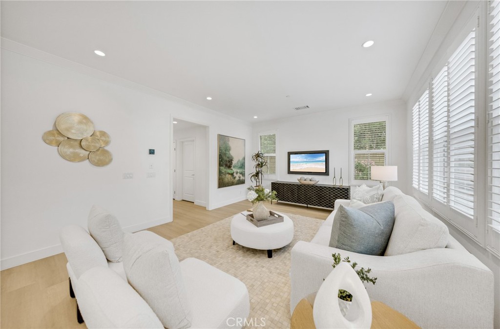 182 Frontier Irvine, CA 92620 - Photo 6 of 47