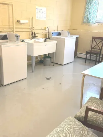 $159,500 | 230 Duane Street, Unit 3A, Glen Ellyn, IL 60137