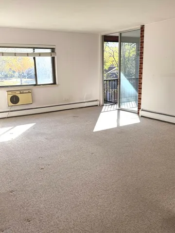 $159,500 | 230 Duane Street, Unit 3A, Glen Ellyn, IL 60137