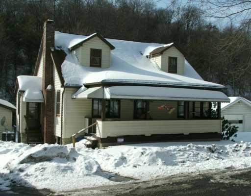 913 Clearfield Road Fenelton, PA 16034 - Photo 1 of 8 Exterior Front.