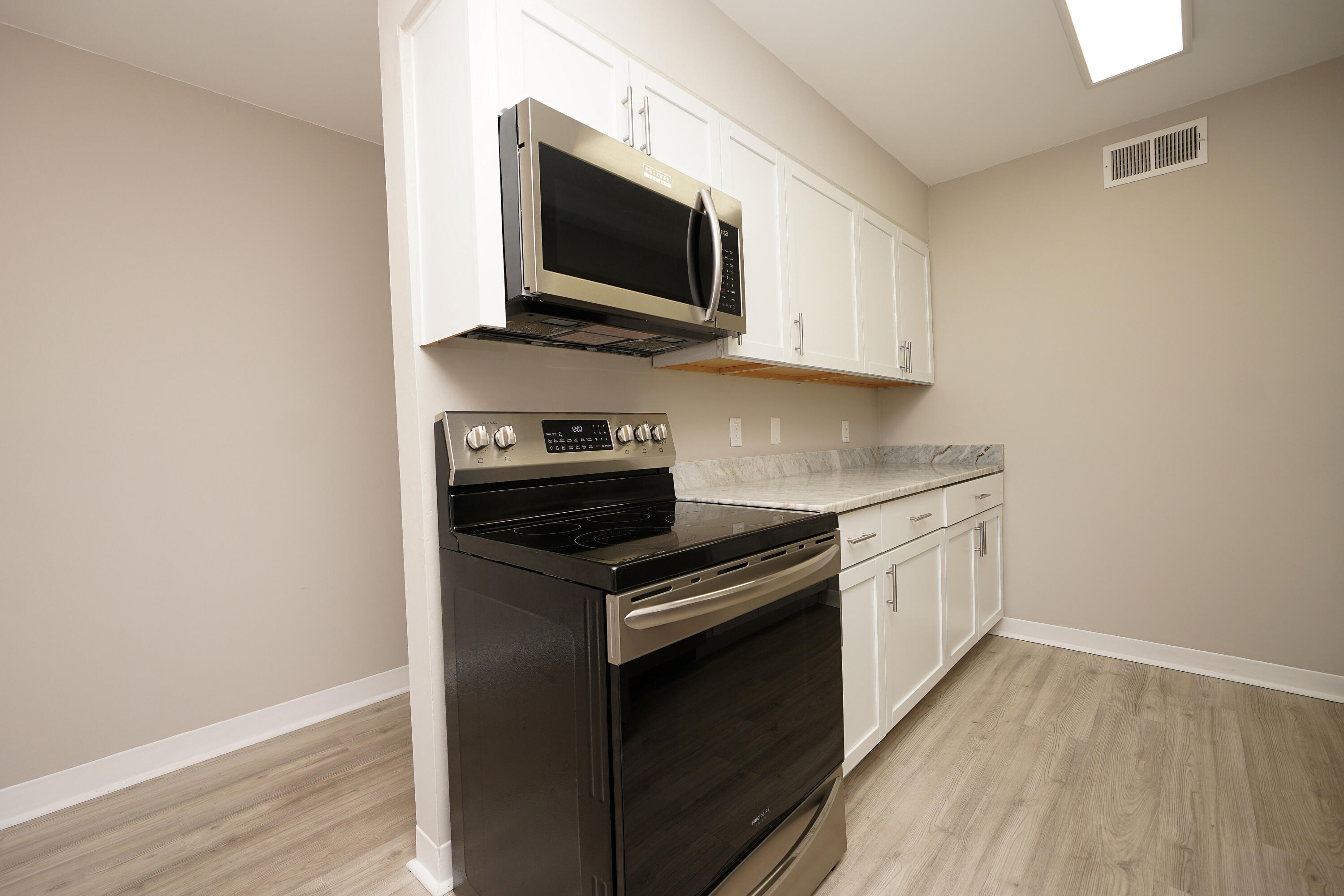 210 Pelham Road, Unit 212A Fort Walton Beach, FL 32547 - Photo 10 of 34 Kitchen