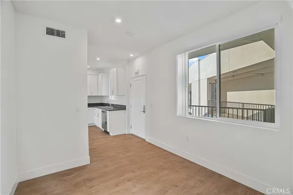 $2,440 | 8750 Sepulveda Boulevard, Unit 406, North Hills, CA 91343