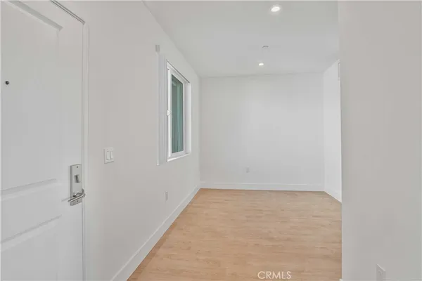 $2,440 | 8750 Sepulveda Boulevard, Unit 406, North Hills, CA 91343