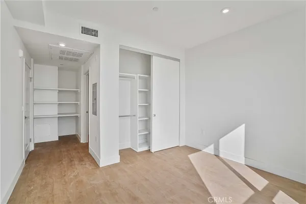 $2,440 | 8750 Sepulveda Boulevard, Unit 406, North Hills, CA 91343