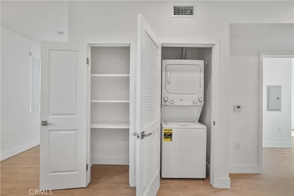 $2,440 | 8750 Sepulveda Boulevard, Unit 406, North Hills, CA 91343