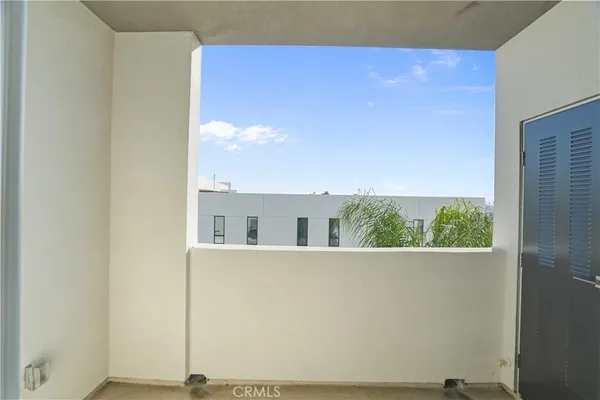 $2,440 | 8750 Sepulveda Boulevard, Unit 406, North Hills, CA 91343