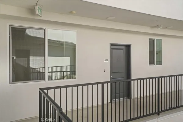 $2,440 | 8750 Sepulveda Boulevard, Unit 406, North Hills, CA 91343