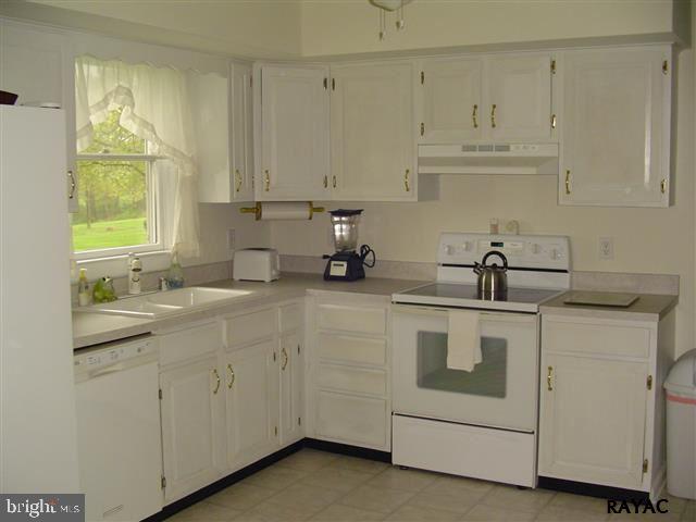 3737 Steltz Road New Freedom, PA 17349 - Photo 3 of 31