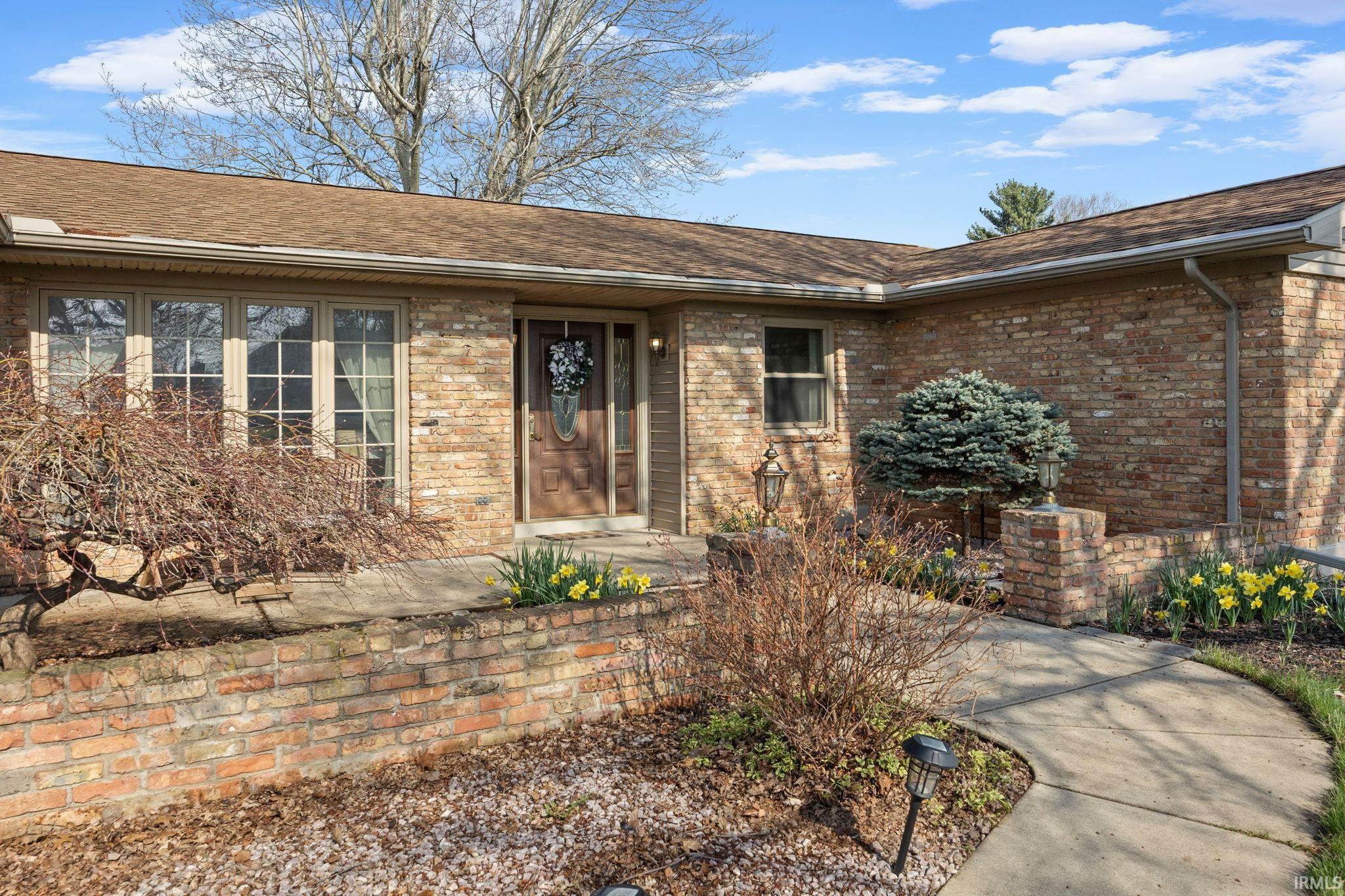 556 Jonathan Way Lafayette, IN 47905 - Photo 2 of 36