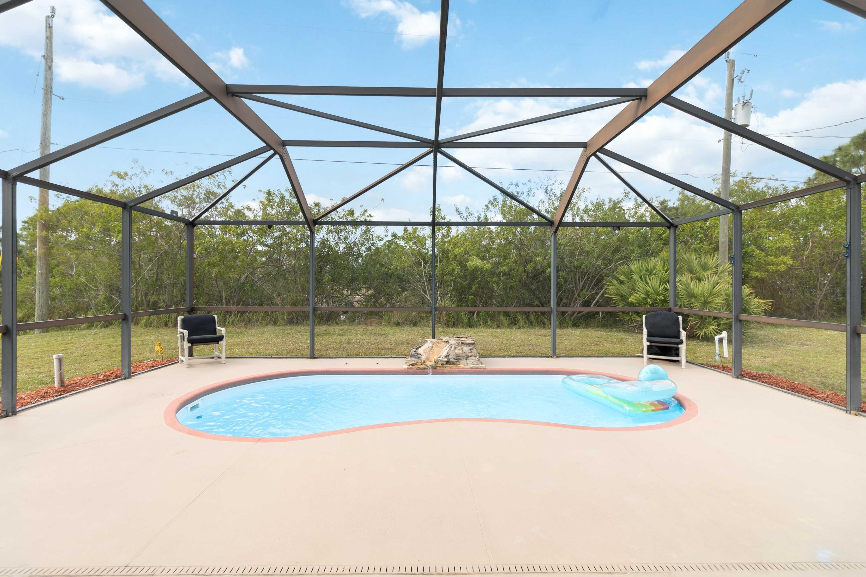 1364 Ran Road Southeast Palm Bay, FL 32909 - Photo 5 of 26 a view of a backyard