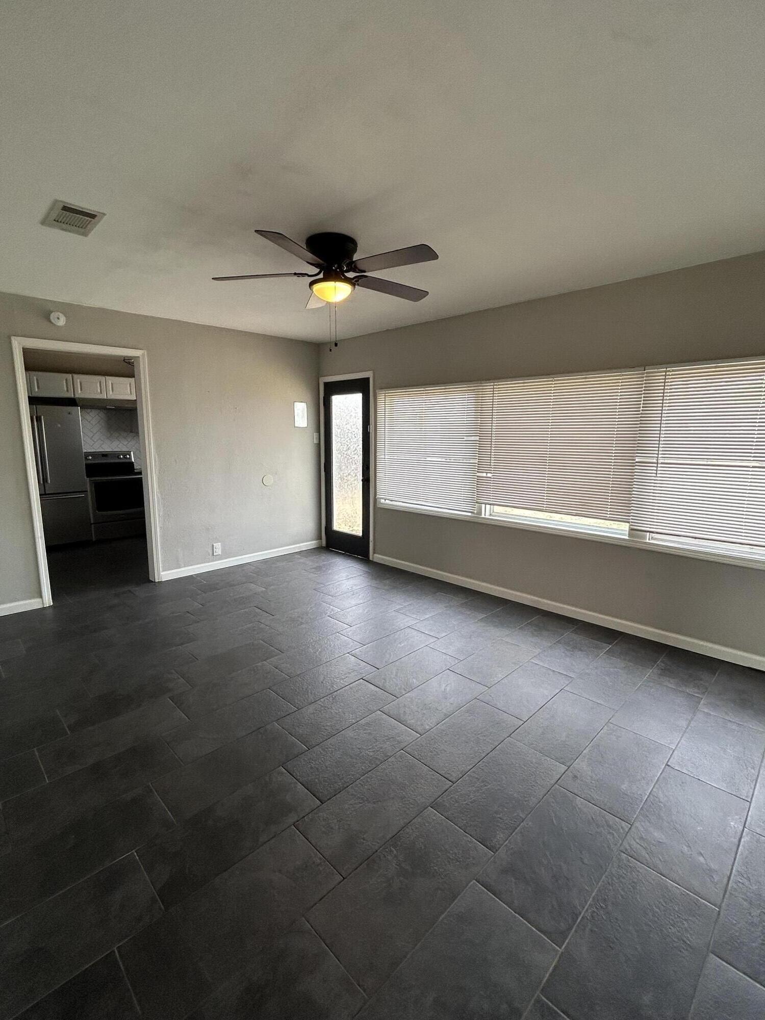 3504 27th Street Lubbock, TX 79410 - Photo 4 of 14 IMG_2312