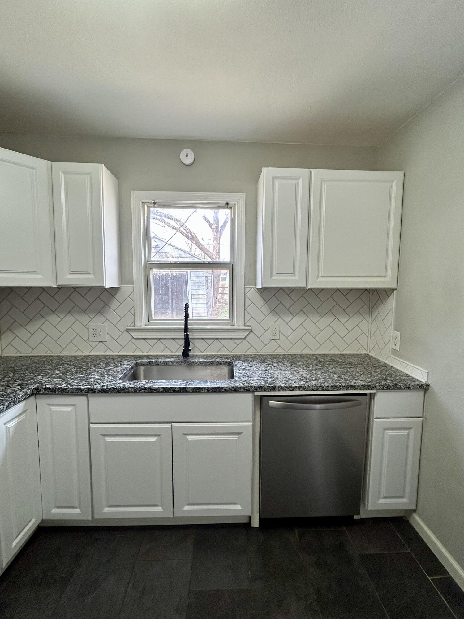 3504 27th Street Lubbock, TX 79410 - Photo 7 of 14 IMG_2314