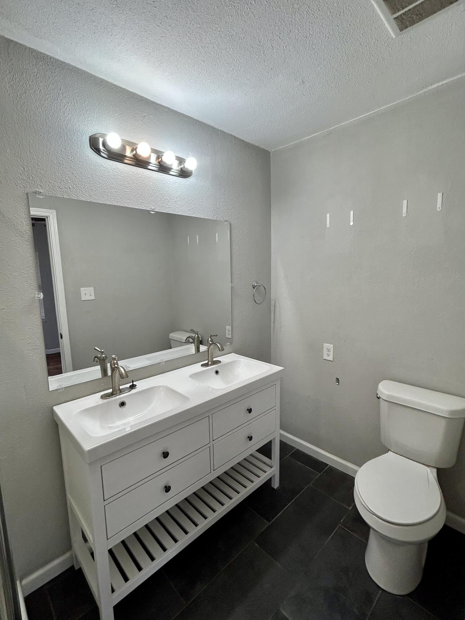 3504 27th Street Lubbock, TX 79410 - Photo 9 of 14 IMG_2308