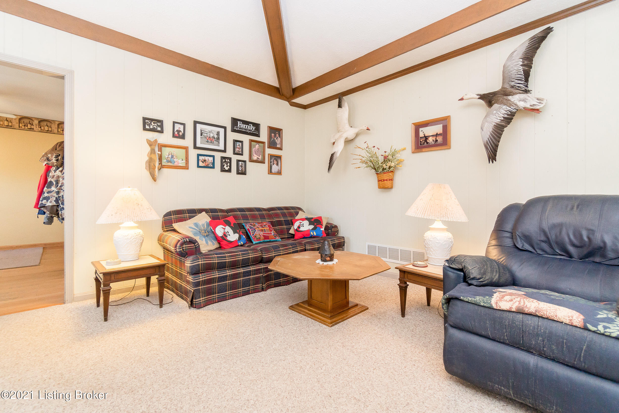 907 Moser Road Louisville, KY 40223 - Photo 38 of 59 907 Moser Rd-35