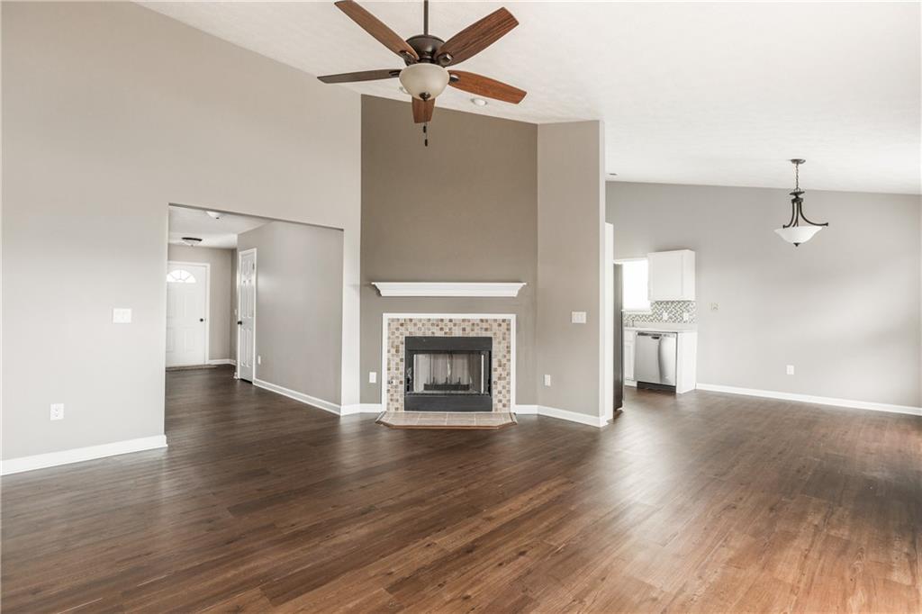 14902 Oak Road Carmel, IN 46033 - Photo 2 of 20