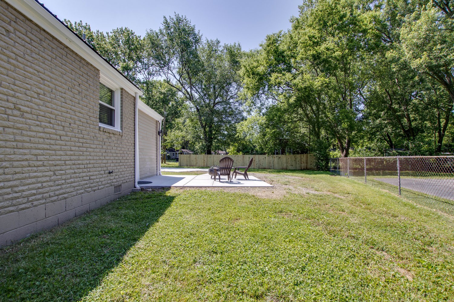 604 Cardinal Drive Murfreesboro, TN 37130 - Photo 4 of 16 a view of a backyard with a small pool