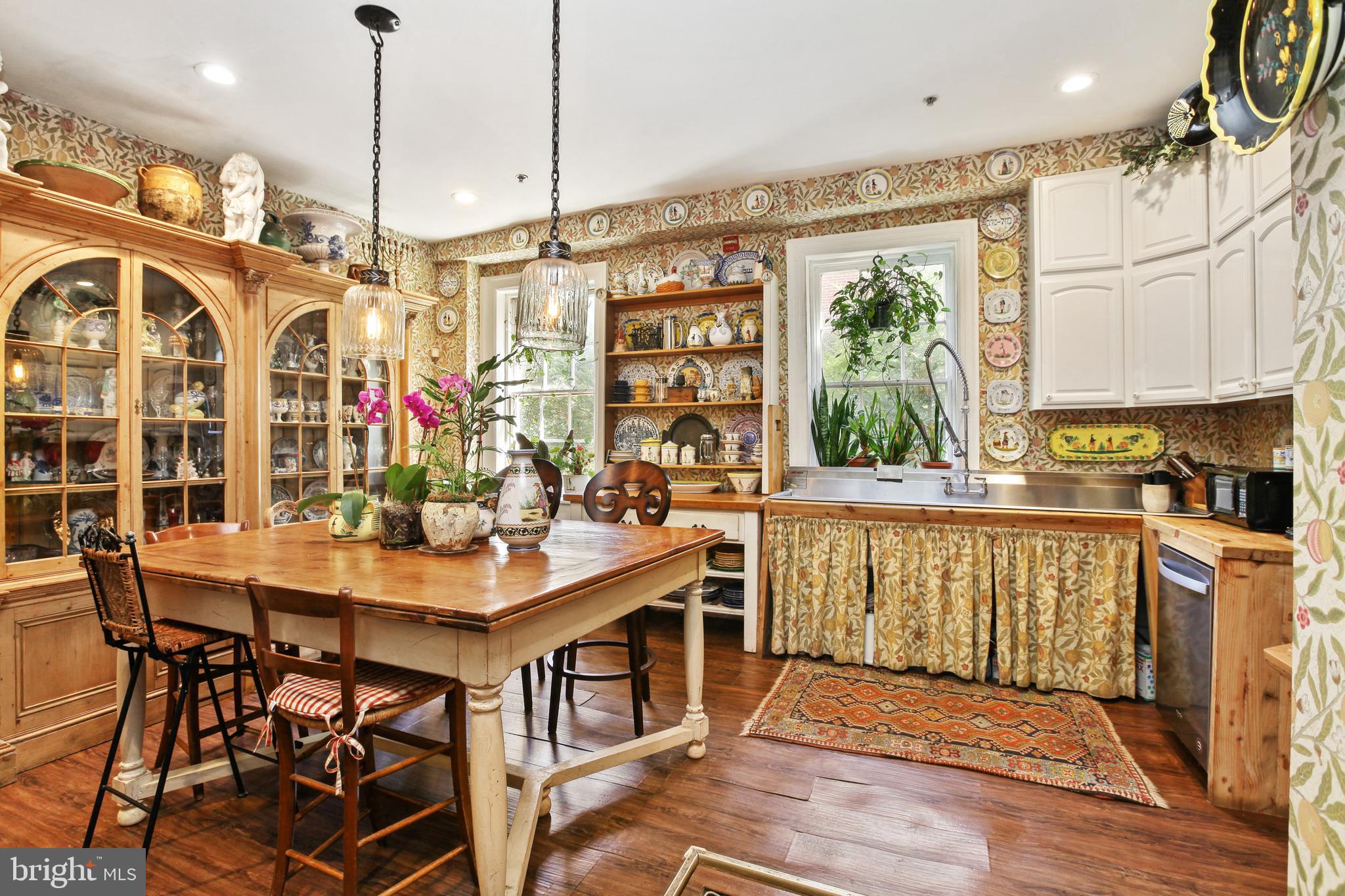 4 East Madison Street Baltimore, MD 21201 - Photo 22 of 52 Absolute Stunning Gourmet Kitchen