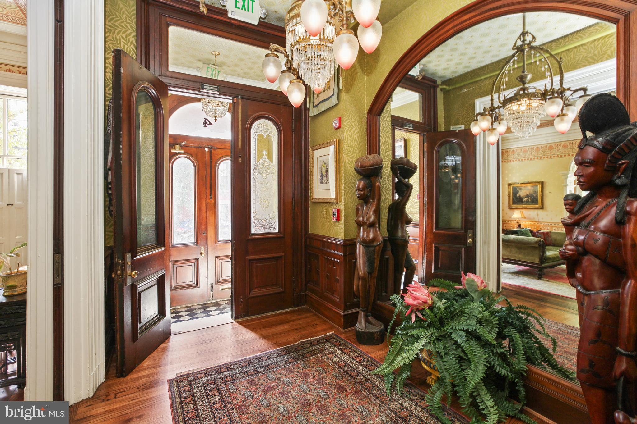 4 East Madison Street Baltimore, MD 21201 - Photo 4 of 52 Splendid, Large, Double Entrance