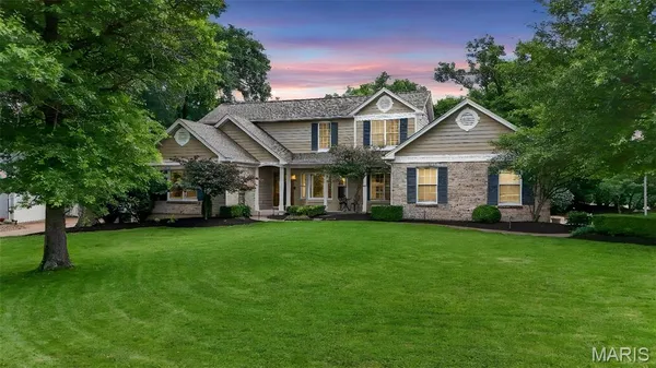 $725,000 | 1350 Conway Oaks Drive, Chesterfield, MO 63017