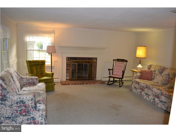 3847 Shelley Road Huntingdon Valley, PA 19006 - Photo 12 of 14 Family Room