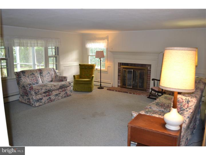 3847 Shelley Road Huntingdon Valley, PA 19006 - Photo 13 of 14 Family Room