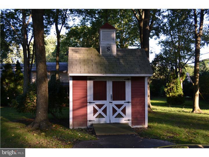 3847 Shelley Road Huntingdon Valley, PA 19006 - Photo 4 of 14 Storage Shed