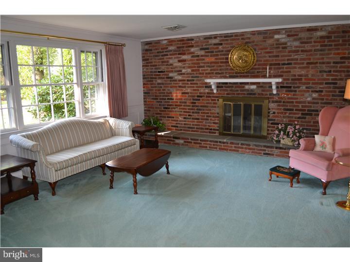 3847 Shelley Road Huntingdon Valley, PA 19006 - Photo 5 of 14 Living Room