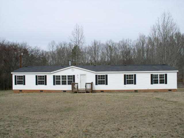 137 Lolly Road Gray Court, SC 29645 - Photo 1 of 23