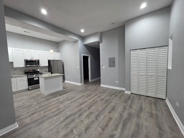 $459,000 | 2800 South St Louis Avenue, Chicago, IL 60623