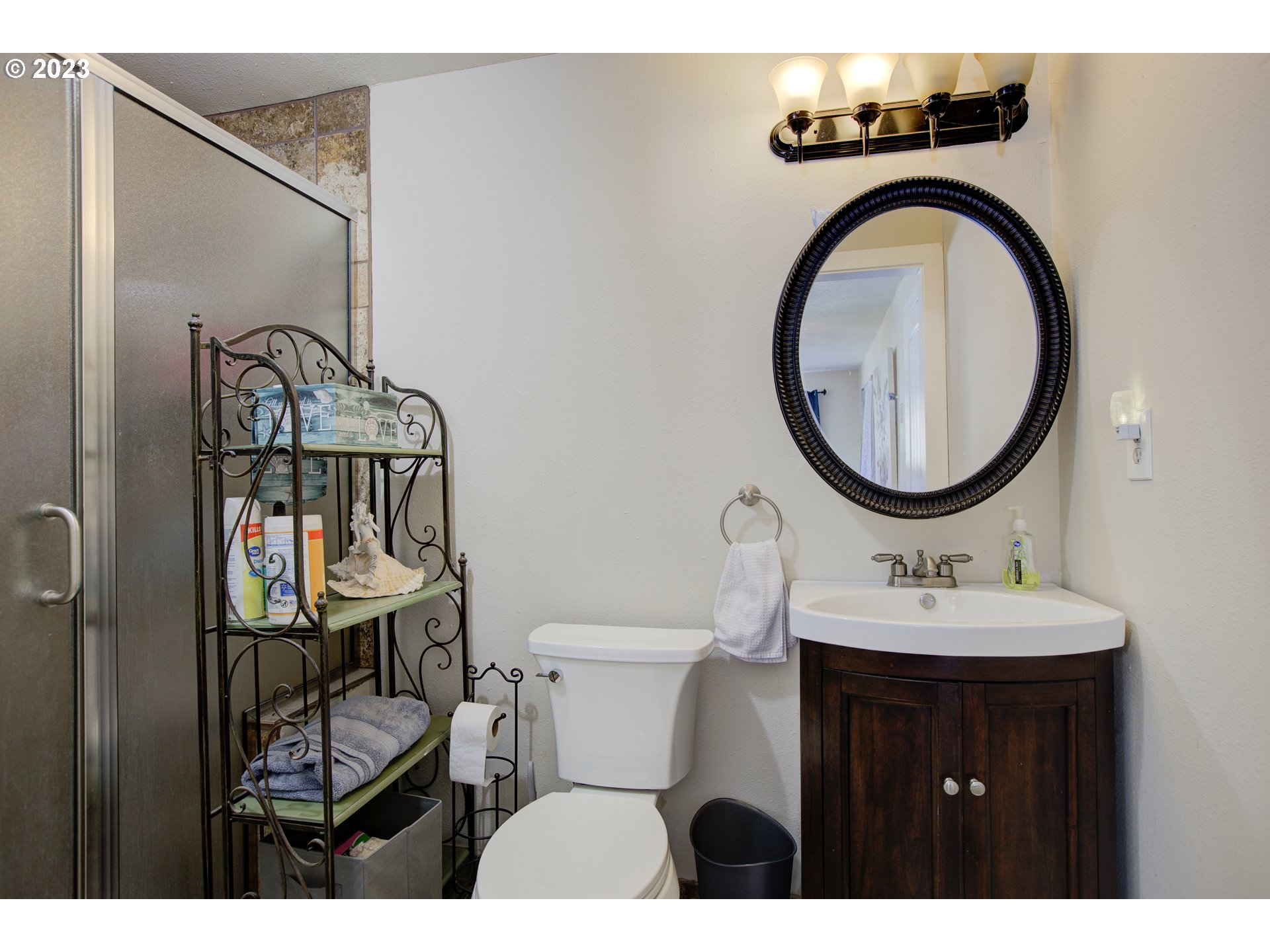 2150 Del Rio Road Roseburg, OR 97471 - Photo 19 of 47 Gallery Image 19