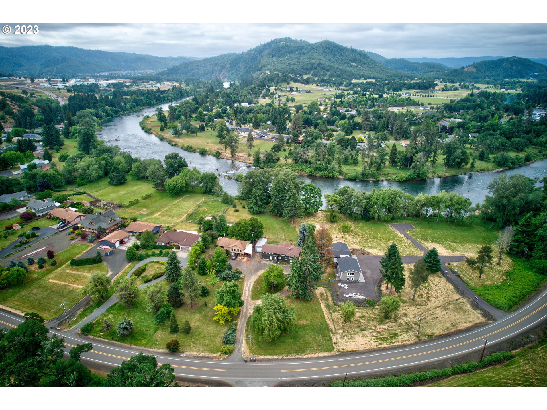 2150 Del Rio Road Roseburg, OR 97471 - Photo 42 of 47 Gallery Image 42