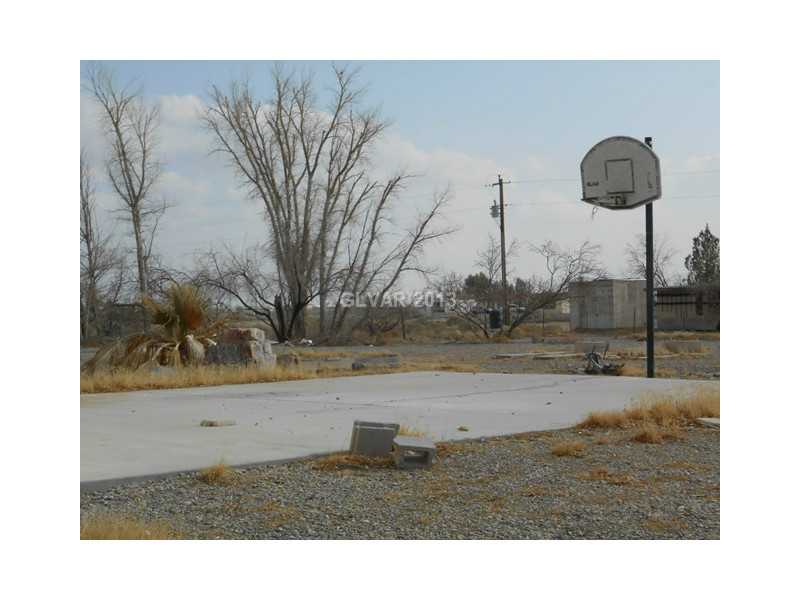 4901 Lawrence Road Pahrump, NV 89048 - Photo 13 of 23 Yard/Garden.