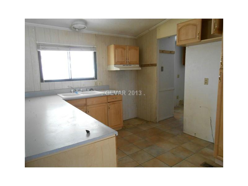 4901 Lawrence Road Pahrump, NV 89048 - Photo 3 of 23 Kitchen.