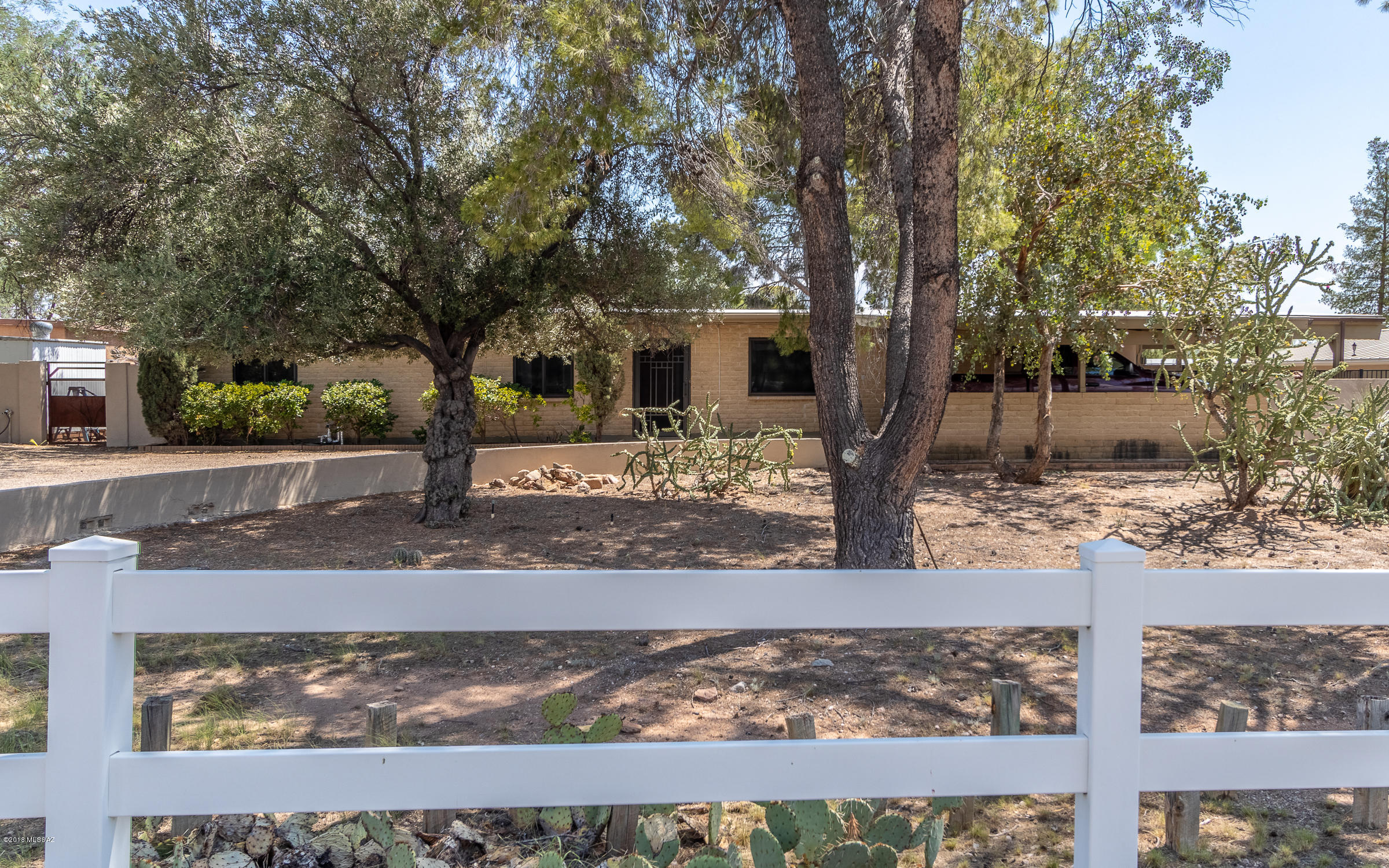 10224 East Fort Lowell Road Tucson, AZ 85749 - Photo 3 of 39 Gallery Image 3