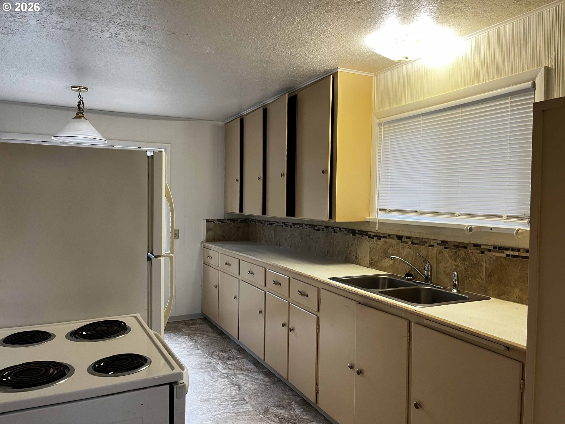 83189 Clear Lake Road Florence, OR 97439 - Photo 18 of 32