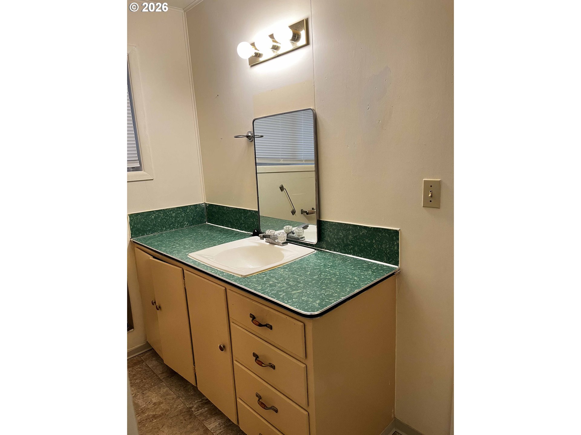 83189 Clear Lake Road Florence, OR 97439 - Photo 9 of 32