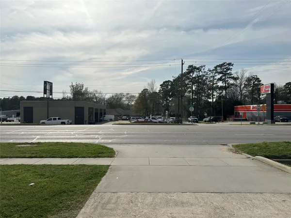 $550,000 | 1806 North Frazier Street, Conroe, TX 77301