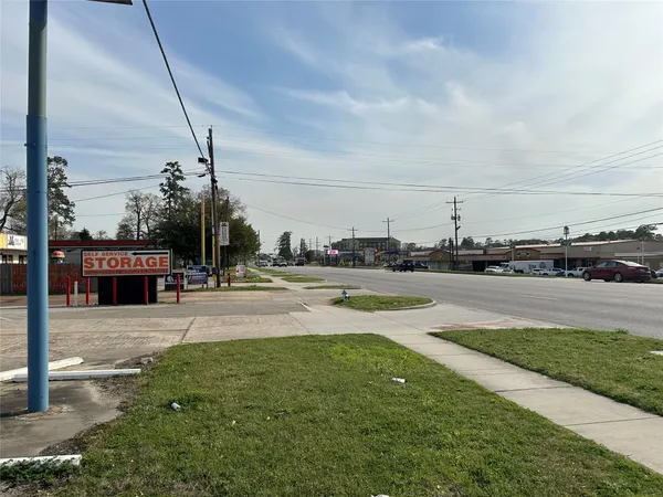 $550,000 | 1806 North Frazier Street, Conroe, TX 77301