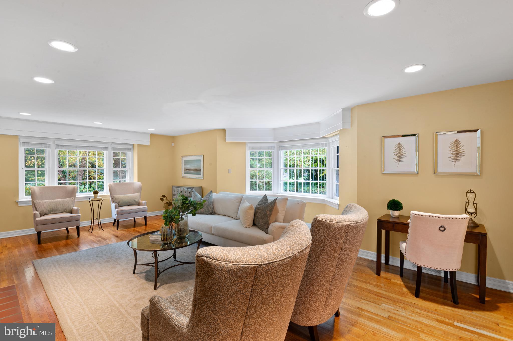 17 Kershaw Road Wallingford, PA 19086 - Photo 22 of 40 Living Room