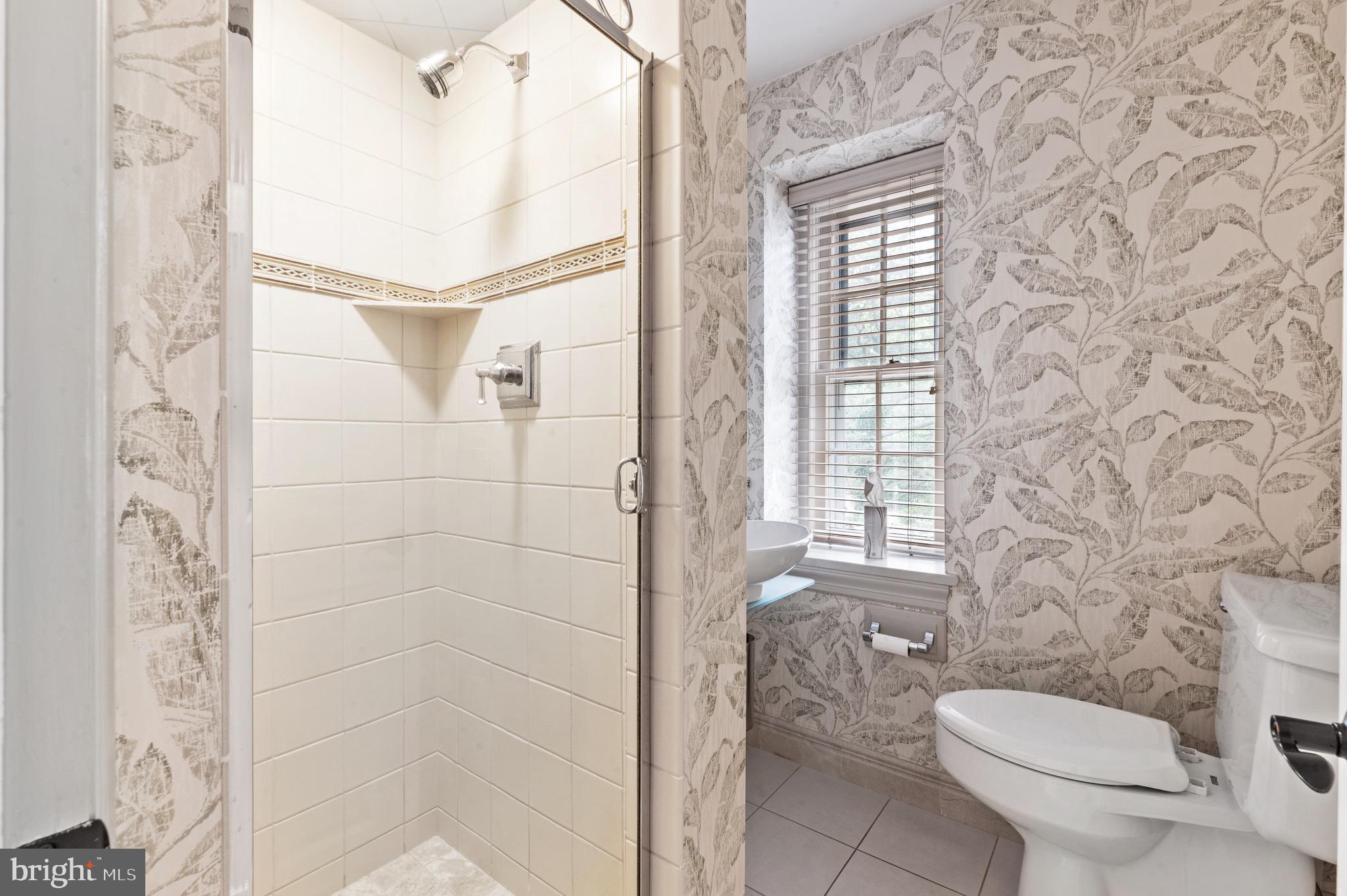 17 Kershaw Road Wallingford, PA 19086 - Photo 30 of 40 First Floor Full Bathroom